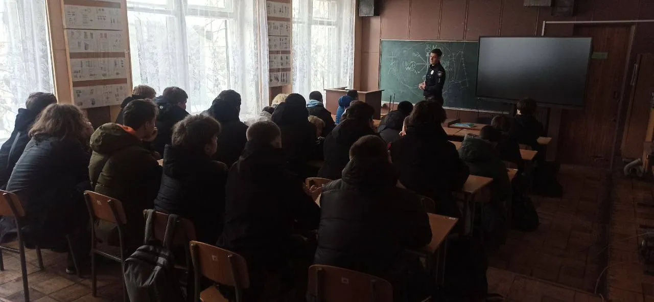 Зустріч з представниками Патрульної поліції: профілактика втягування молоді у протиправну діяльність