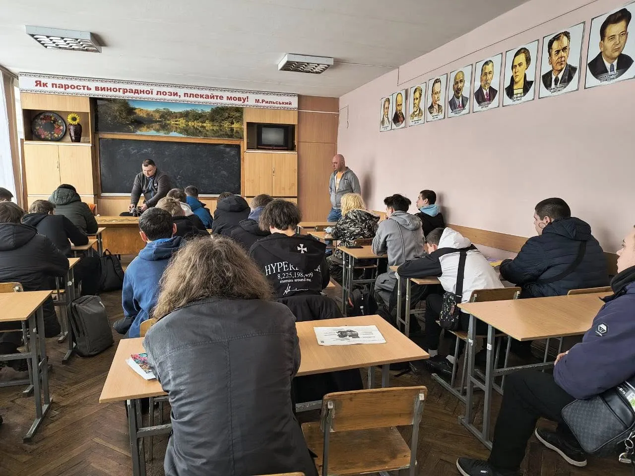 ГУРТКОВА РОБОТА, СПІВПРАЦЯ З РОБОТОДАВЦЯМИ (напрямок 274/J8 Автомобільний транспорт)